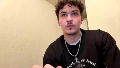 yungstudbev online show from October 2025 07:40:02 AM