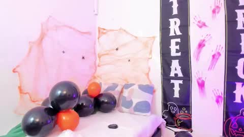 Yunna online show from October 2025 11:36:01 AM