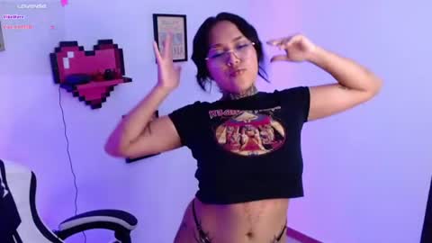 Snapshot of yunomi_1 chatting on July 2026 05:04:01 AM Angelly online show from July 2026 05:04:01 AM