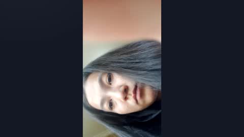 Snapshot of yuonneaquilar chatting on October 2025 06:37:01 AM Yuna online show from October 2025 06:37:01 AM