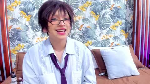 Yuri Kay online show from April 2026 08:02:02 PM