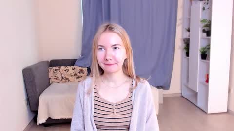 Snapshot of yuricazel chatting on November 2025 07:31:02 AM Alesia online show from November 2025 07:31:02 AM