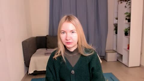 Snapshot of yuricazel chatting on November 2025 07:14:02 AM Alesia online show from November 2025 07:14:02 AM