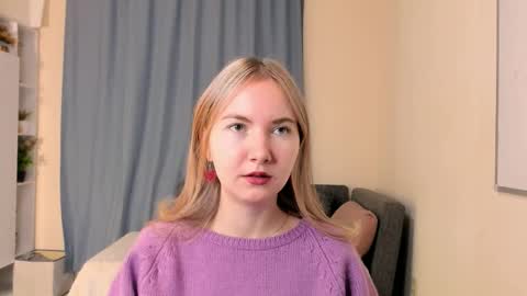 Snapshot of yuricazel chatting on December 2025 08:19:01 AM Alesia online show from December 2025 08:19:01 AM