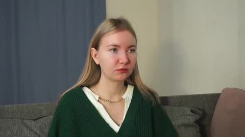 Snapshot of yuricazel chatting on December 2025 08:55:02 AM Alesia online show from December 2025 08:55:02 AM