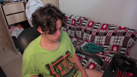 yurii_moody online show from December 2025 07:20:02 PM