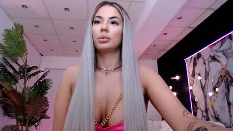 Snapshot of yuukenzi chatting on June 2026 06:12:02 AM Maria online show from June 2026 06:12:02 AM