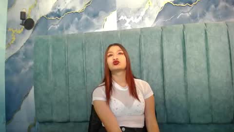 Snapshot of yuyis_15 chatting on December 2025 11:26:02 AM YUYIS online show from December 2025 11:26:02 AM