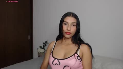 Snapshot of yuziidreams chatting on October 2025 10:42:01 PM yuzii Im new to these pages so I hope you guys are kind to me. online show from October 2025 10:42:01 PM