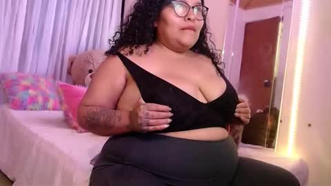 yvonn online show from September 2025 12:02:02 AM