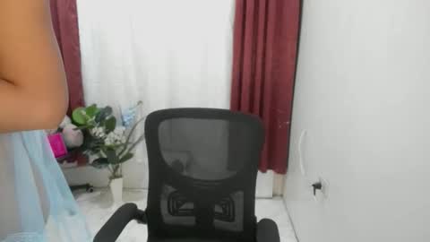 Snapshot of yvonne_s3xy chatting on October 2025 01:49:01 AM Yvonne online show from October 2025 01:49:01 AM