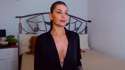 I V Y   online show from March 2025 09:00:02 PM