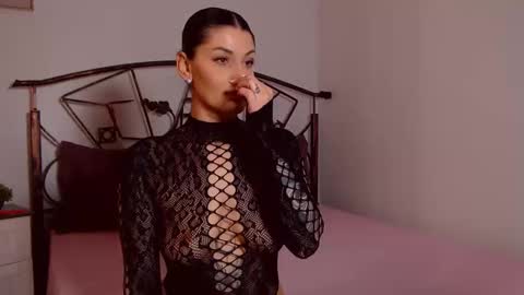 I V Y   online show from April 2026 07:34:02 PM