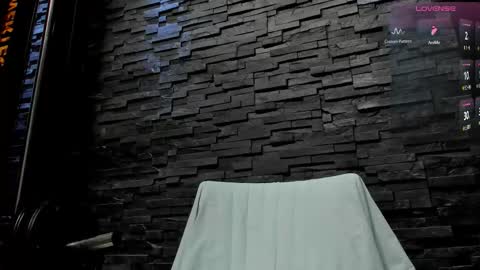 Snapshot of yy_david_yy chatting on December 2025 08:17:01 PM David online show from December 2025 08:17:01 PM