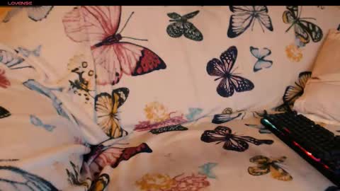 Snapshot of yzza_suave chatting on November 2025 08:29:02 PM yzza_suave online show from November 2025 08:29:02 PM