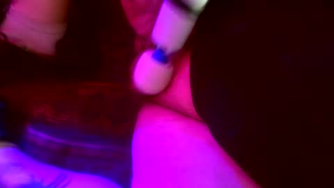 Snapshot of z0rl0c chatting on October 2025 05:08:01 AM Z0RL0C online show from October 2025 05:08:01 AM