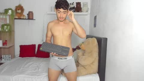 Snapshot of zack_and_alan chatting on September 2025 12:05:01 PM zack online show from September 2025 12:05:01 PM