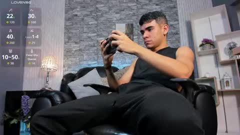 zack_joness10 online show from May 2026 05:26:01 AM