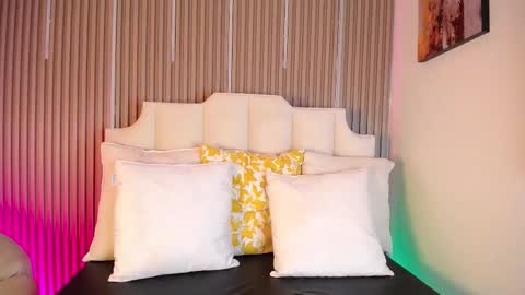 Zafiro online show from March 2026 04:59:02 AM