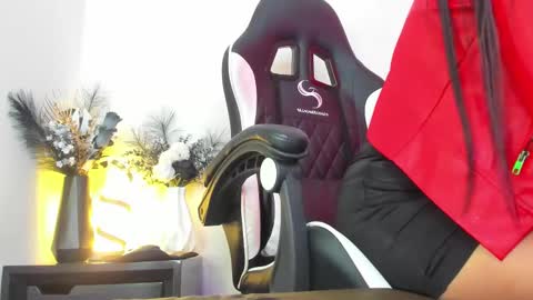 Snapshot of zafiro_winslow chatting on March 2025 06:44:02 PM GODDESS ZAFIRO WINSLOW online show from March 2025 06:44:02 PM