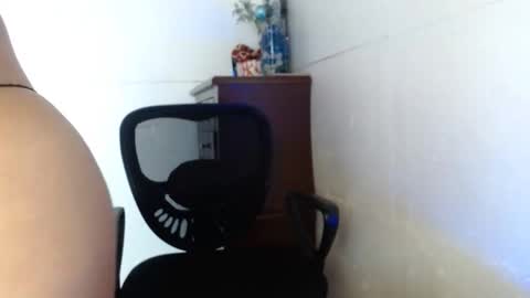 Snapshot of zahi_willx chatting on May 2026 04:25:01 PM Zahi ... wants to play with everyone...yessss online show from May 2026 04:25:01 PM
