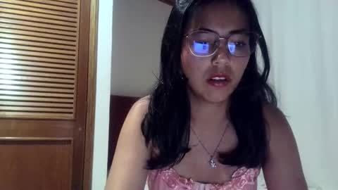 Snapshot of zaida_bloom chatting on November 2025 12:49:01 AM Zaida online show from November 2025 12:49:01 AM