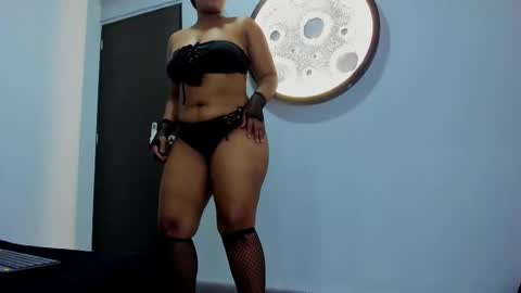 Snapshot of zaira_17 chatting on November 2025 01:11:01 AM Zaira online show from November 2025 01:11:01 AM