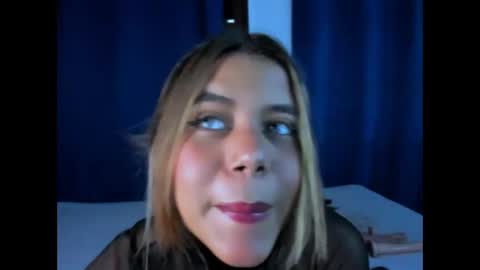 Snapshot of zaira_luxee chatting on November 2025 03:58:01 PM zaira_luxee online show from November 2025 03:58:01 PM