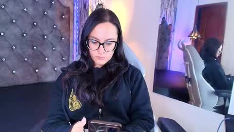   online show from November 2025 06:59:02 PM