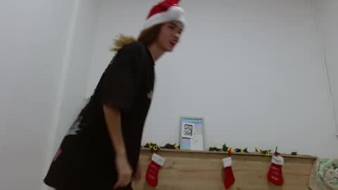 Zamu online show from December 2024 10:58:01 PM