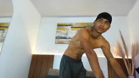 Zander online show from November 2025 01:54:02 PM