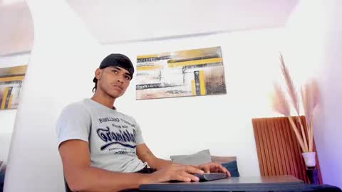 Zander online show from November 2025 01:32:02 PM