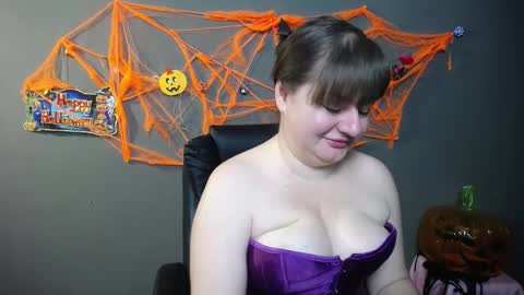 zannadreil online show from November 2025 07:05:01 PM