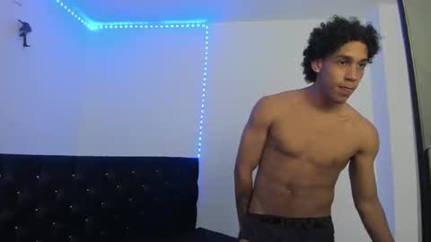 zanxley_ online show from February 2025 07:41:01 PM