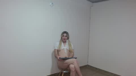 Hello welcome to my roomIm Zara online show from April 2026 10:15:02 AM