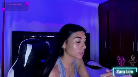 Zara Lim  online show from November 2025 04:06:02 PM