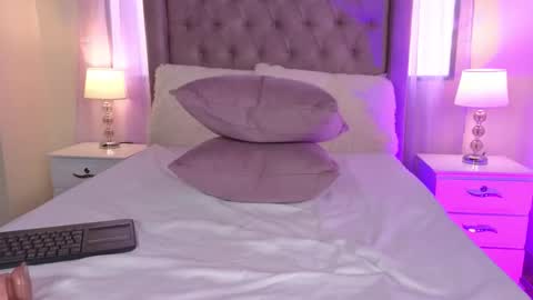 Snapshot of zaraquiinn chatting on October 2025 03:36:01 PM ZaraQuiinn online show from October 2025 03:36:01 PM