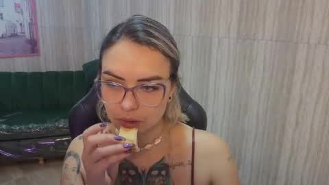 Snapshot of zarcasutra_t chatting on June 2026 12:40:01 PM Isabella online show from June 2026 12:40:01 PM