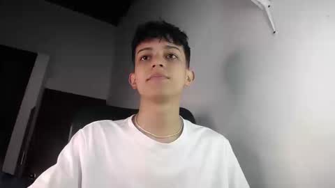 Snapshot of zarekneo chatting on September 2025 08:08:01 PM Zarek online show from September 2025 08:08:01 PM