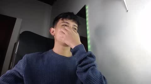 Snapshot of zarekneo chatting on October 2025 09:35:01 PM Zarek online show from October 2025 09:35:01 PM