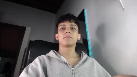 Snapshot of zarekneo chatting on October 2025 08:40:01 PM Zarek online show from October 2025 08:40:01 PM