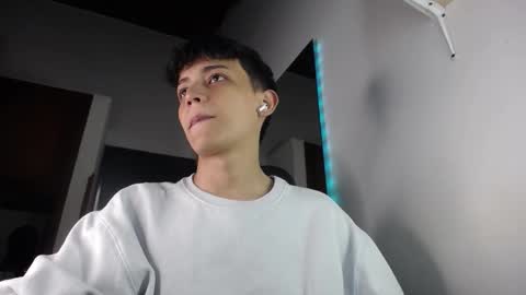 Snapshot of zarekneo chatting on October 2025 08:10:01 PM Zarek online show from October 2025 08:10:01 PM