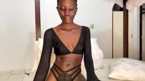 Snapshot of zaria_amara chatting on June 2026 06:43:01 PM zaria_amara online show from June 2026 06:43:01 PM