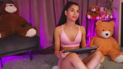 zariaavera online show from May 2026 11:12:03 PM