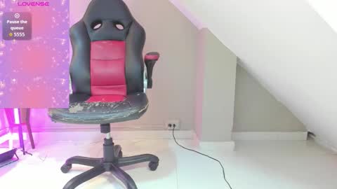 Snapshot of zary_saenz chatting on November 2025 12:15:02 PM Zary online show from November 2025 12:15:02 PM