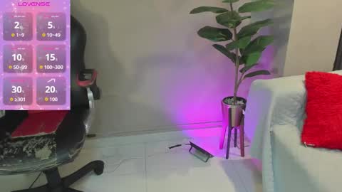 Snapshot of zary_saenz chatting on November 2025 12:49:01 PM Zary online show from November 2025 12:49:01 PM