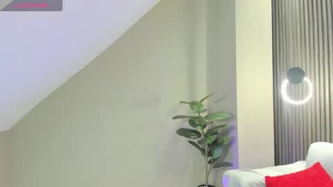 Snapshot of zary_saenz chatting on November 2025 12:38:01 PM Zary online show from November 2025 12:38:01 PM