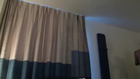 Snapshot of zazbella chatting on April 2026 06:47:01 AM zazbella online show from April 2026 06:47:01 AM