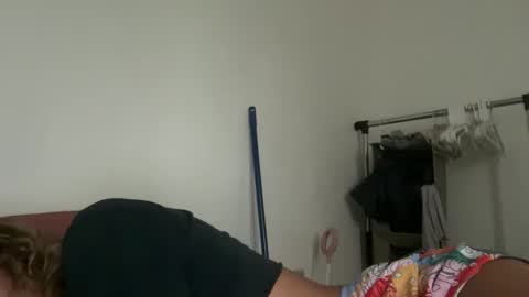 Snapshot of zellaxobella chatting on September 2025 10:21:02 PM zellaxobella online show from September 2025 10:21:02 PM