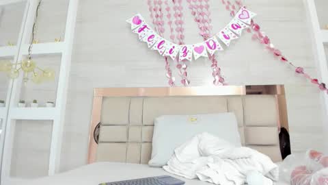 Zenda Evans online show from February 2026 04:20:01 AM